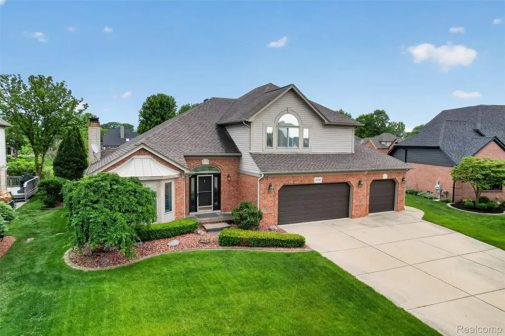 46582 Middle Brook Drive Macomb Township MI 48044