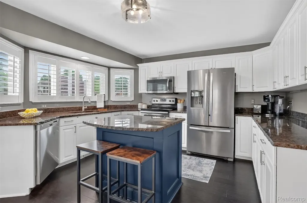 46582 Middle Brook Drive Macomb Township MI 48044