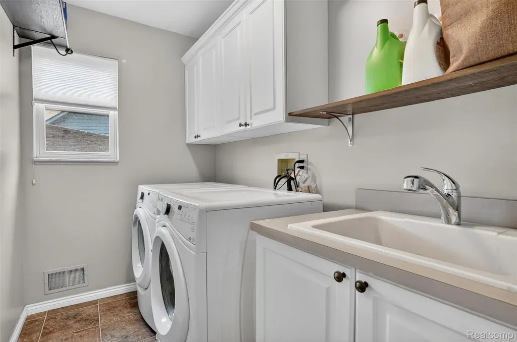 46582 Middle Brook Drive Macomb Township MI 48044
