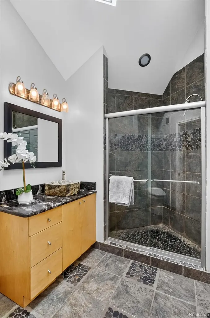 46582 Middle Brook Drive Macomb Township MI 48044