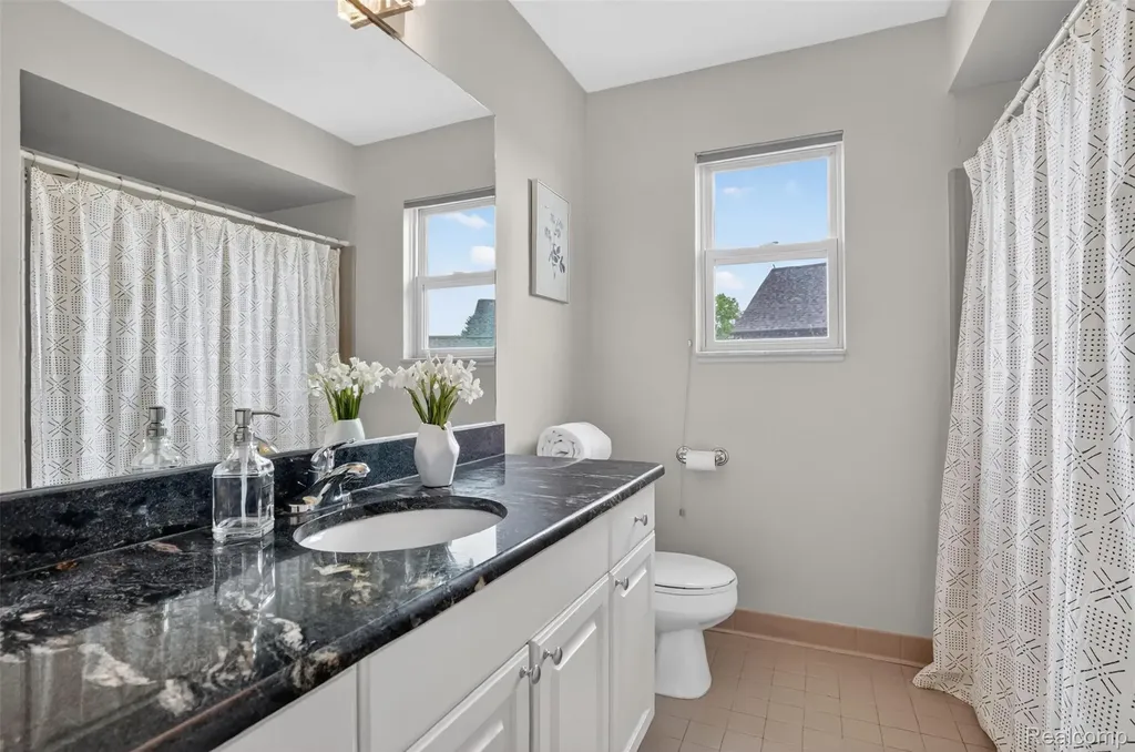 46582 Middle Brook Drive Macomb Township MI 48044