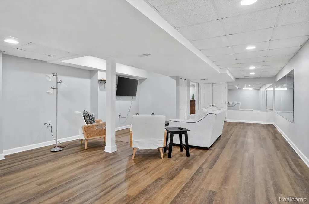 46582 Middle Brook Drive Macomb Township MI 48044