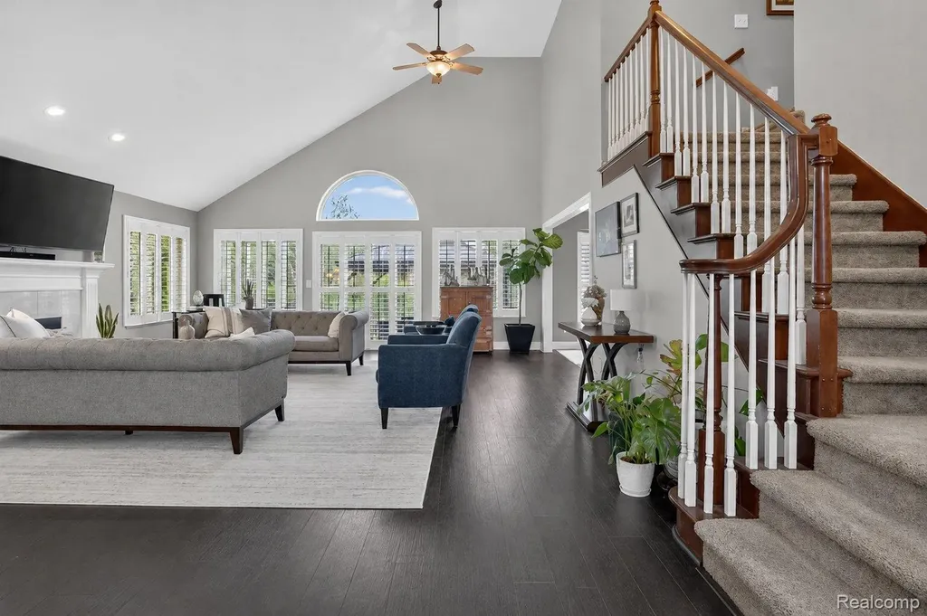 46582 Middle Brook Drive Macomb Township MI 48044