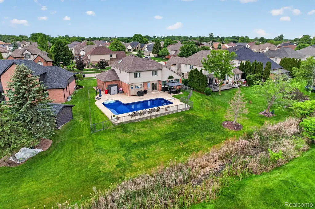 46582 Middle Brook Drive Macomb Township MI 48044