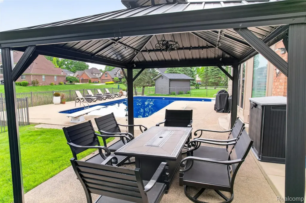 46582 Middle Brook Drive Macomb Township MI 48044