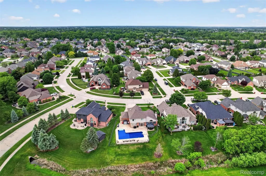 46582 Middle Brook Drive Macomb Township MI 48044