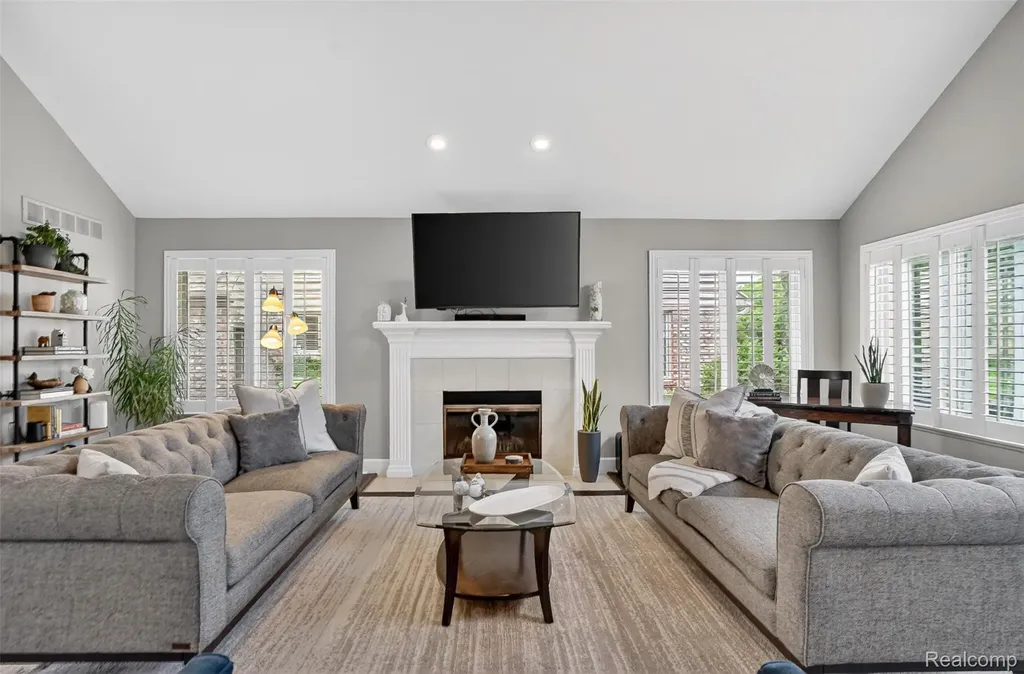 46582 Middle Brook Drive Macomb Township MI 48044