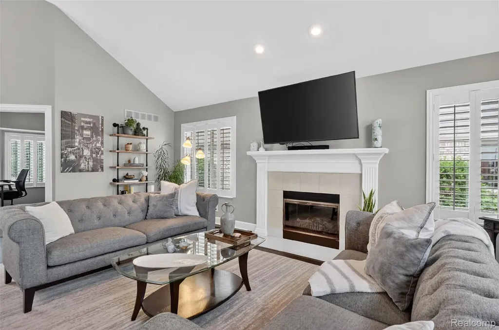 46582 Middle Brook Drive Macomb Township MI 48044