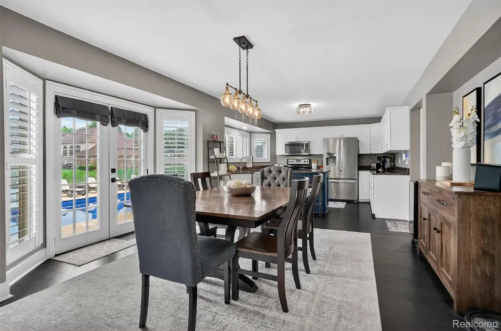 46582 Middle Brook Drive Macomb Township MI 48044