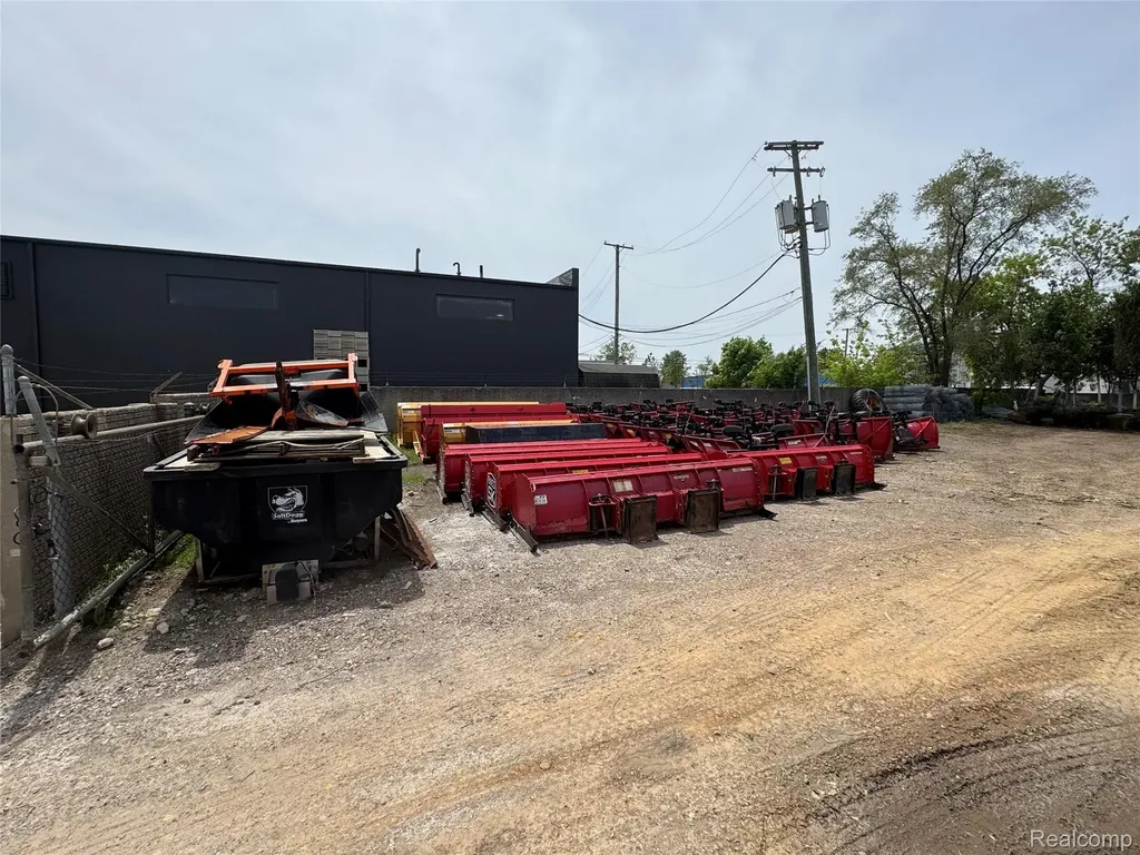 1955 Bellingham Drive Troy City MI 48083