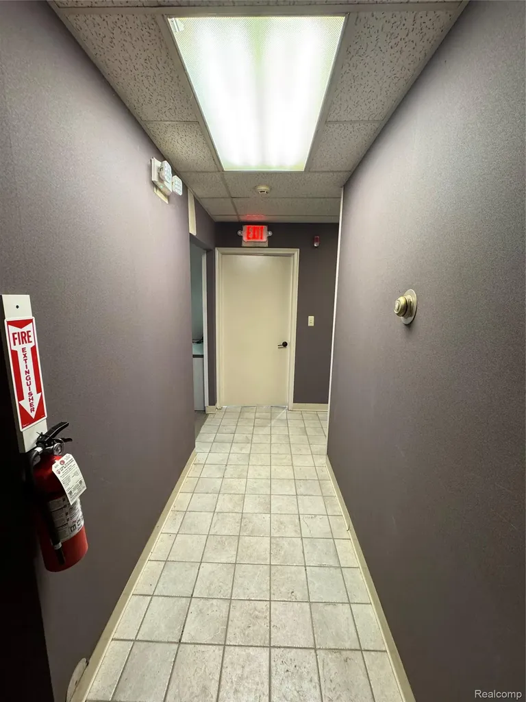 1955 Bellingham Drive Troy City MI 48083