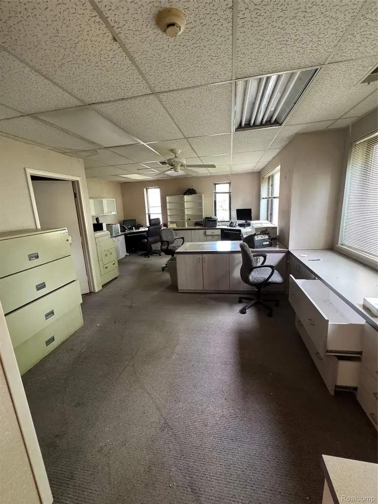 1955 Bellingham Drive Troy City MI 48083