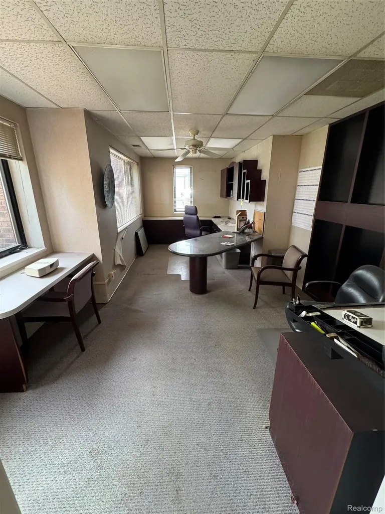1955 Bellingham Drive Troy City MI 48083