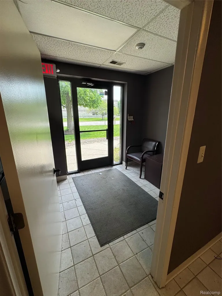 1955 Bellingham Drive Troy City MI 48083