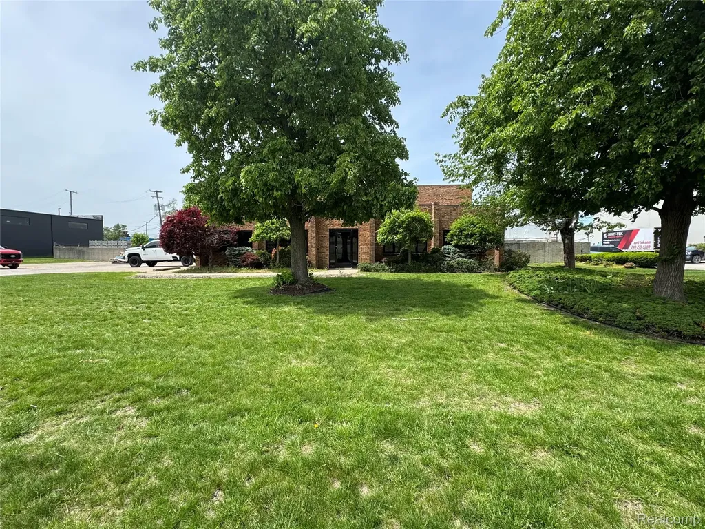 1955 Bellingham Drive Troy City MI 48083