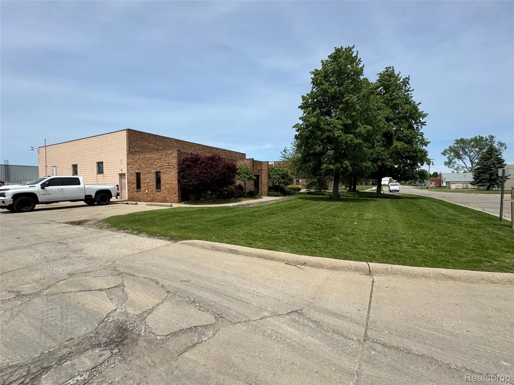 1955 Bellingham Drive Troy City MI 48083