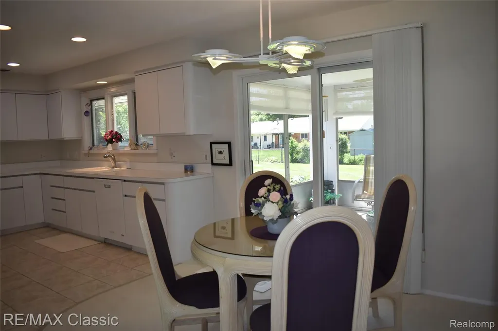 41147 S Mcmahon Circle Novi City MI 48375