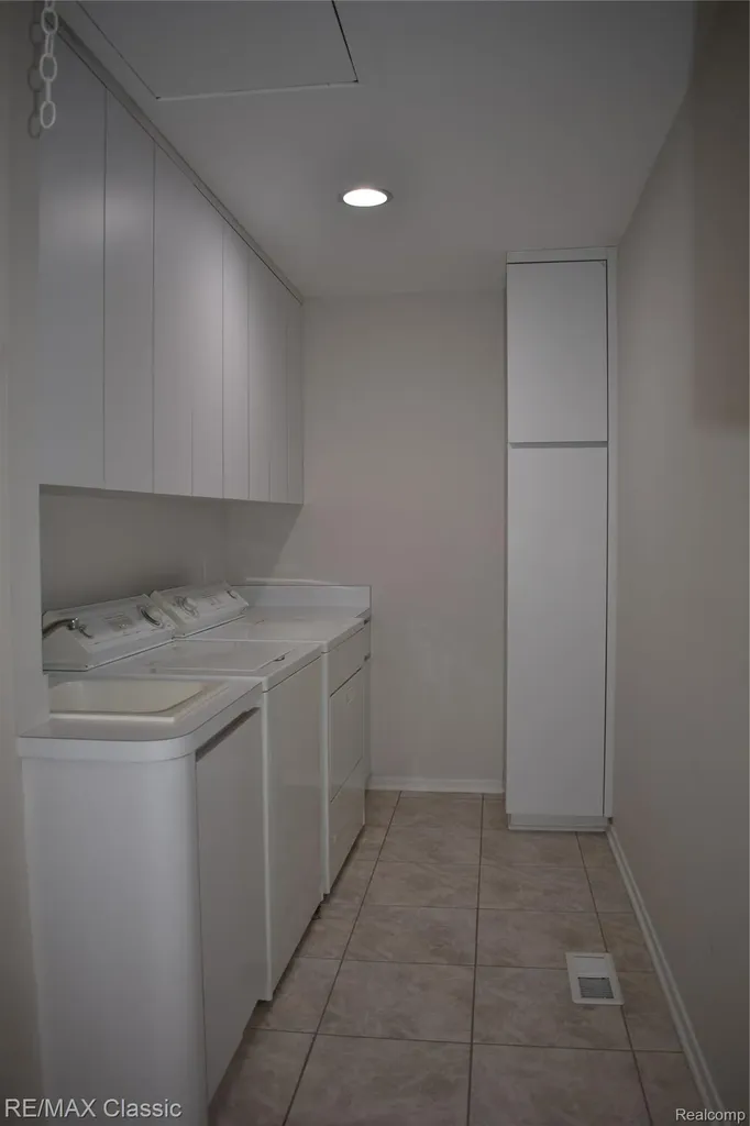 41147 S Mcmahon Circle Novi City MI 48375