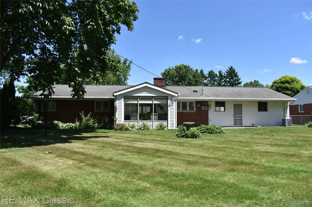41147 S Mcmahon Circle Novi City MI 48375