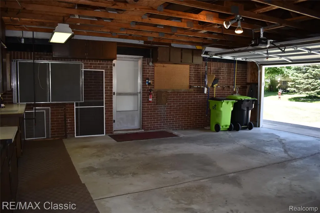 41147 S Mcmahon Circle Novi City MI 48375