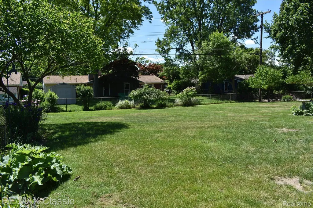 41147 S Mcmahon Circle Novi City MI 48375