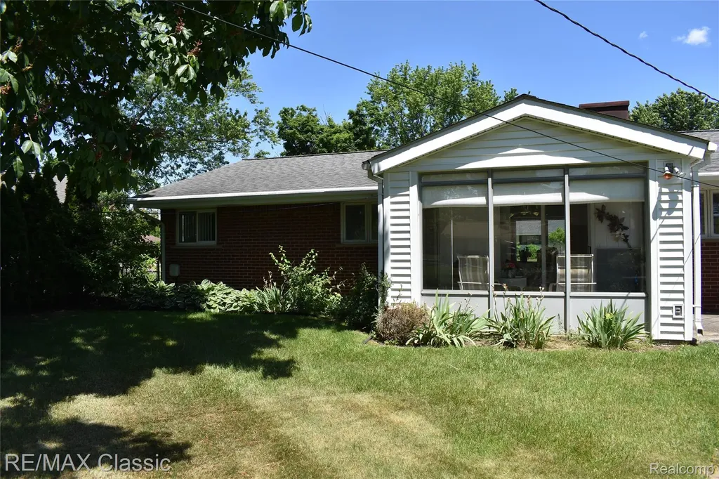 41147 S Mcmahon Circle Novi City MI 48375