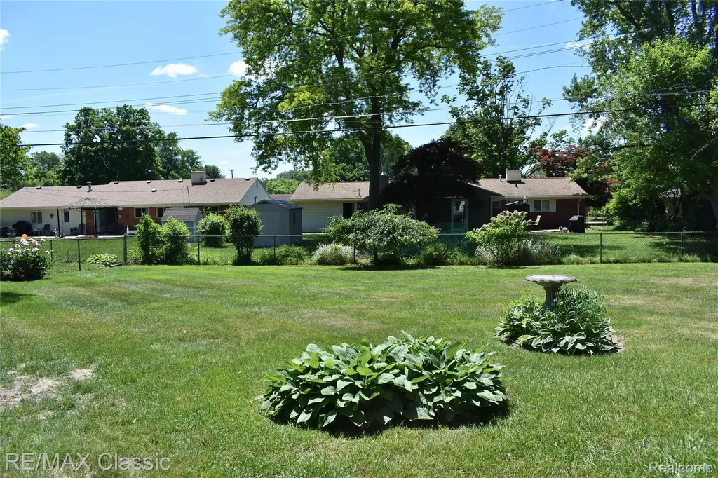 41147 S Mcmahon Circle Novi City MI 48375