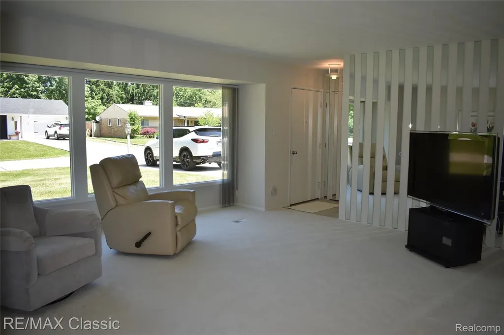 41147 S Mcmahon Circle Novi City MI 48375