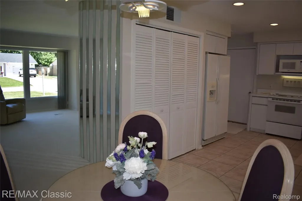41147 S Mcmahon Circle Novi City MI 48375