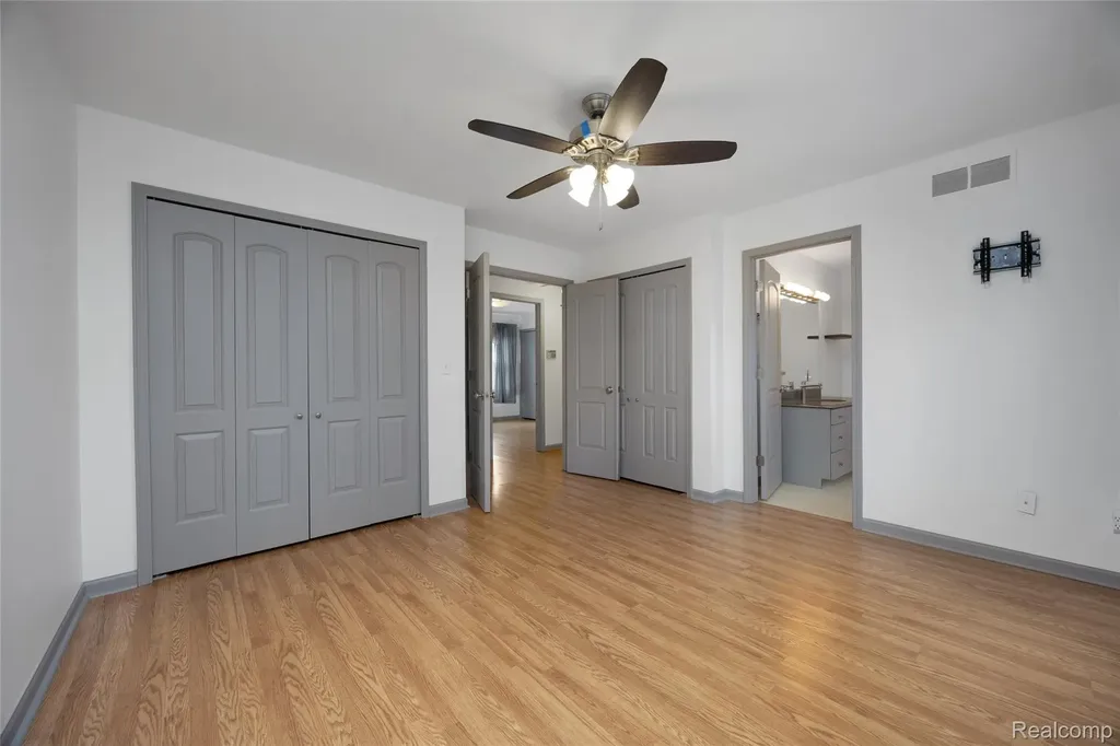 360 Arbor Pine Drive Brandon Charter Township MI 48462