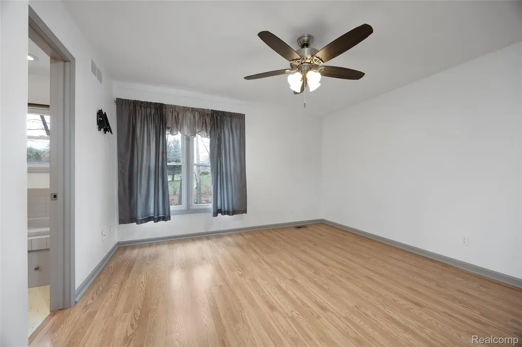 360 Arbor Pine Drive Brandon Charter Township MI 48462