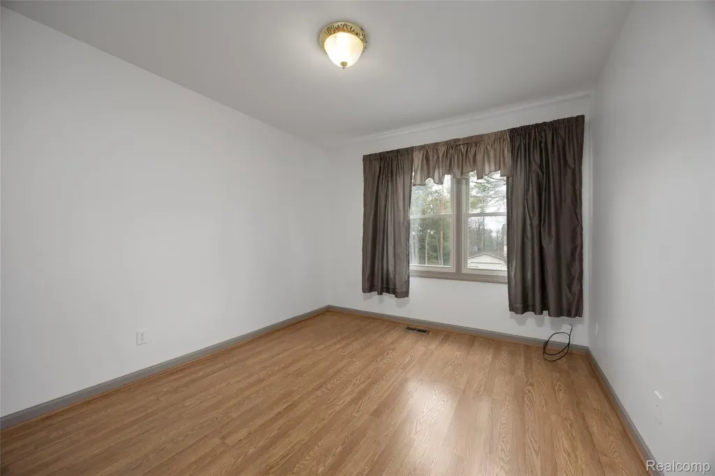 360 Arbor Pine Drive Brandon Charter Township MI 48462
