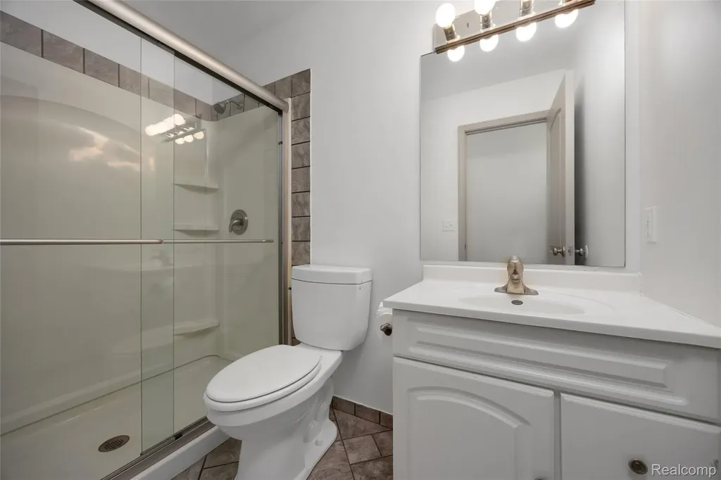 360 Arbor Pine Drive Brandon Charter Township MI 48462