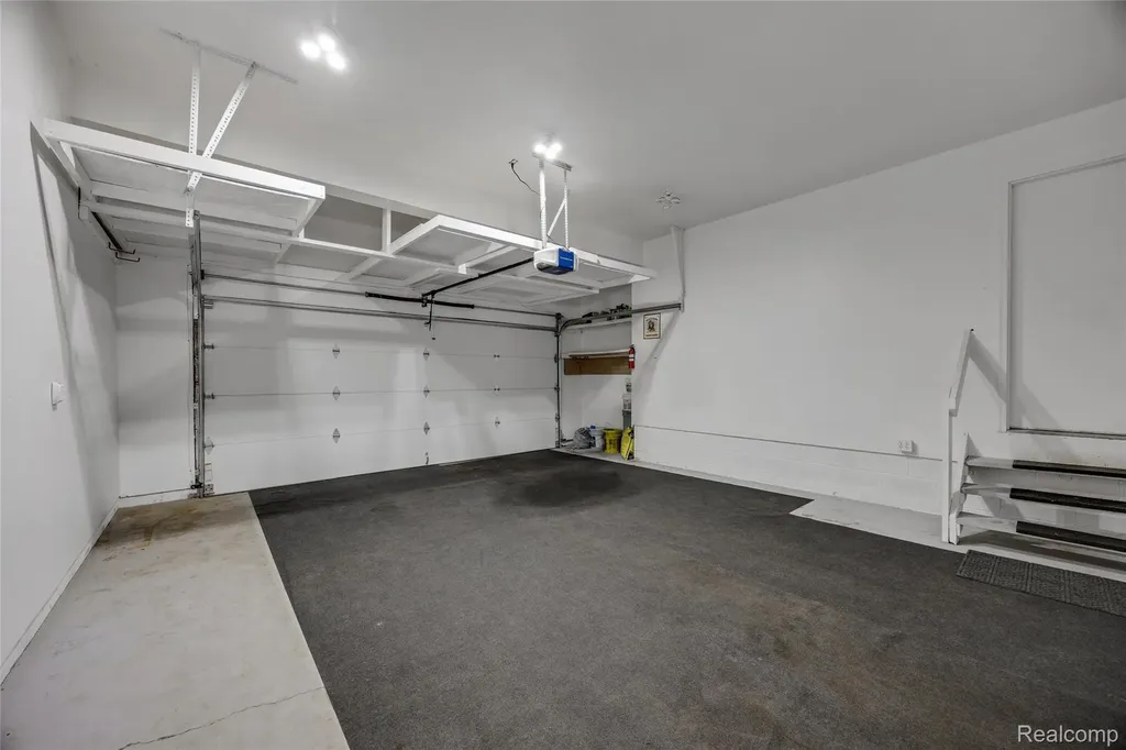 360 Arbor Pine Drive Brandon Charter Township MI 48462