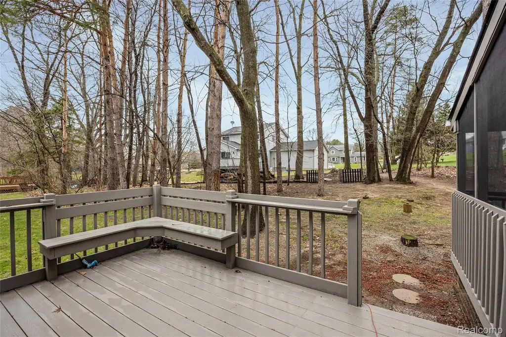 360 Arbor Pine Drive Brandon Charter Township MI 48462