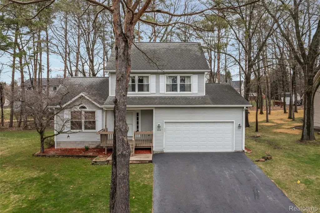 360 Arbor Pine Drive Brandon Charter Township MI 48462