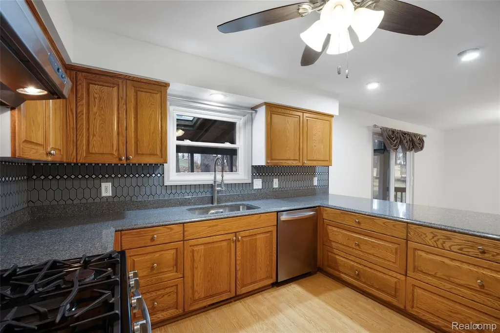 360 Arbor Pine Drive Brandon Charter Township MI 48462
