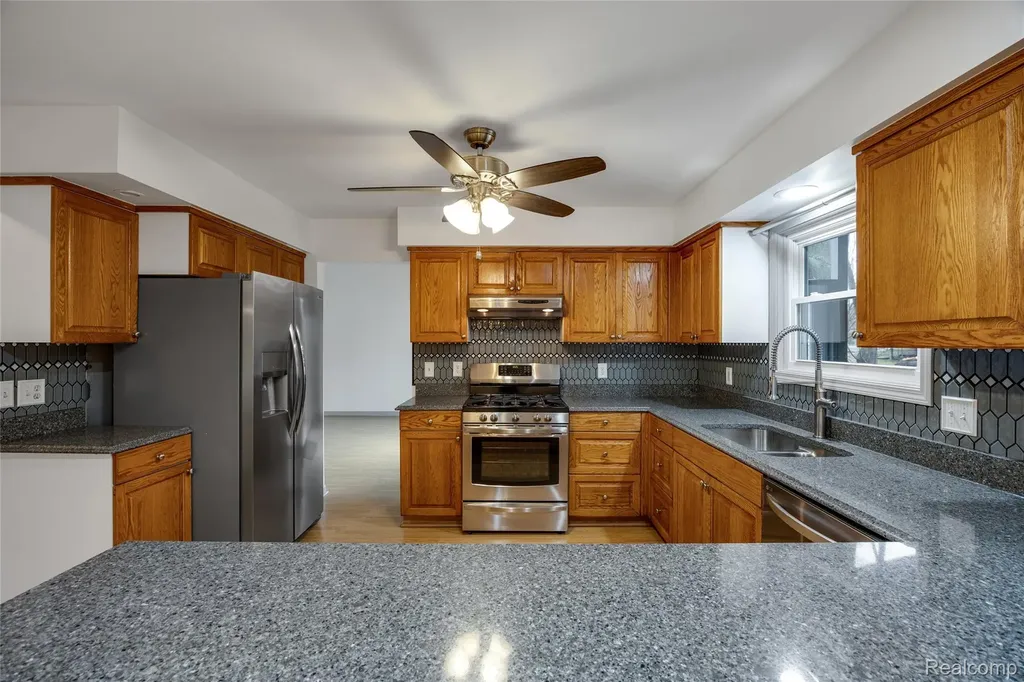360 Arbor Pine Drive Brandon Charter Township MI 48462