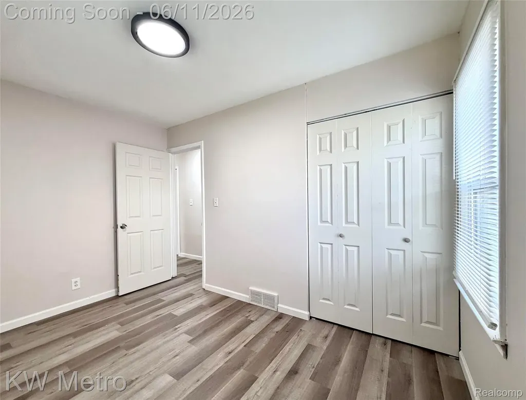 53 E Brickley Avenue Hazel Park City MI 48030