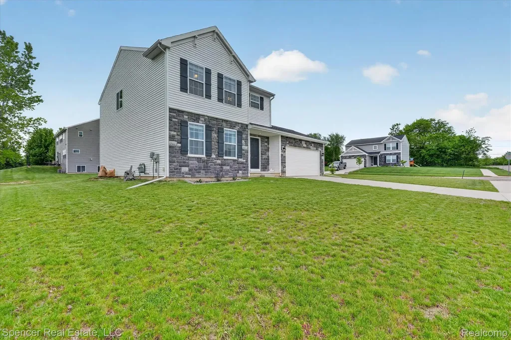 1110 Lancaster Street Lapeer City MI 48446