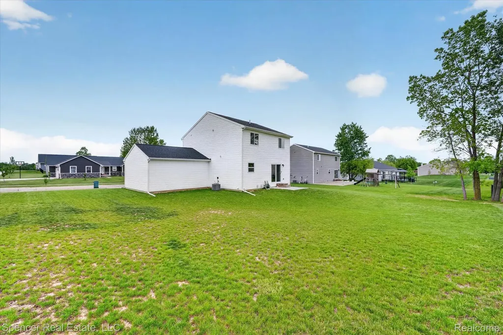 1110 Lancaster Street Lapeer City MI 48446