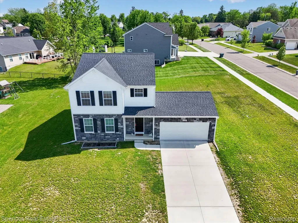 1110 Lancaster Street Lapeer City MI 48446