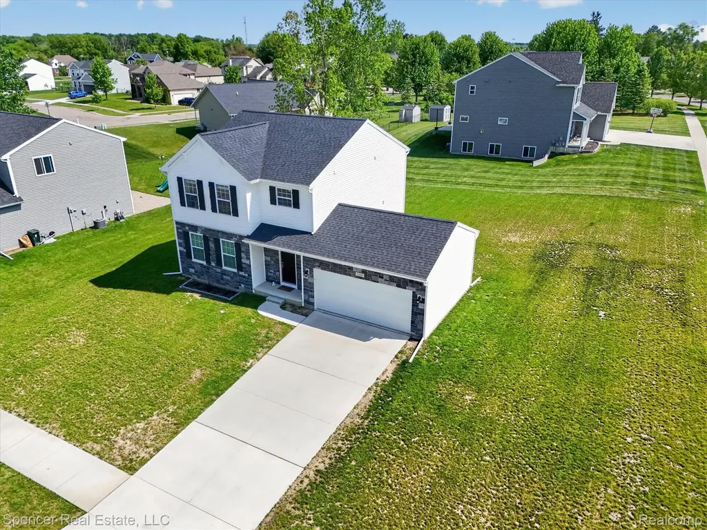 1110 Lancaster Street Lapeer City MI 48446