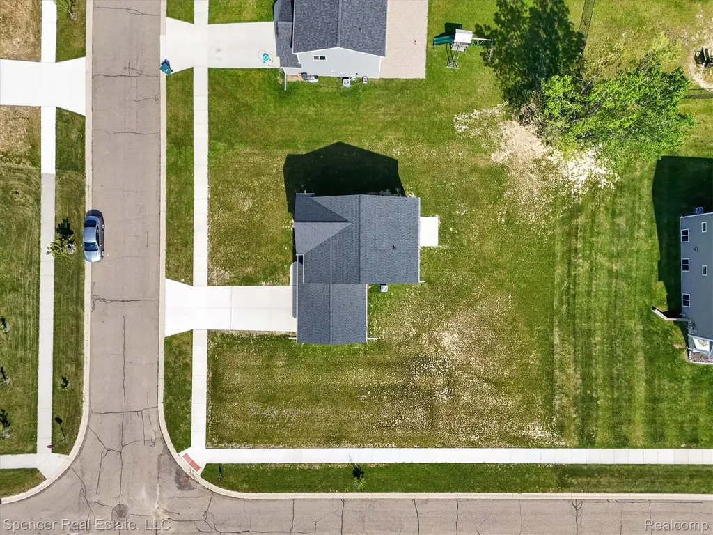 1110 Lancaster Street Lapeer City MI 48446