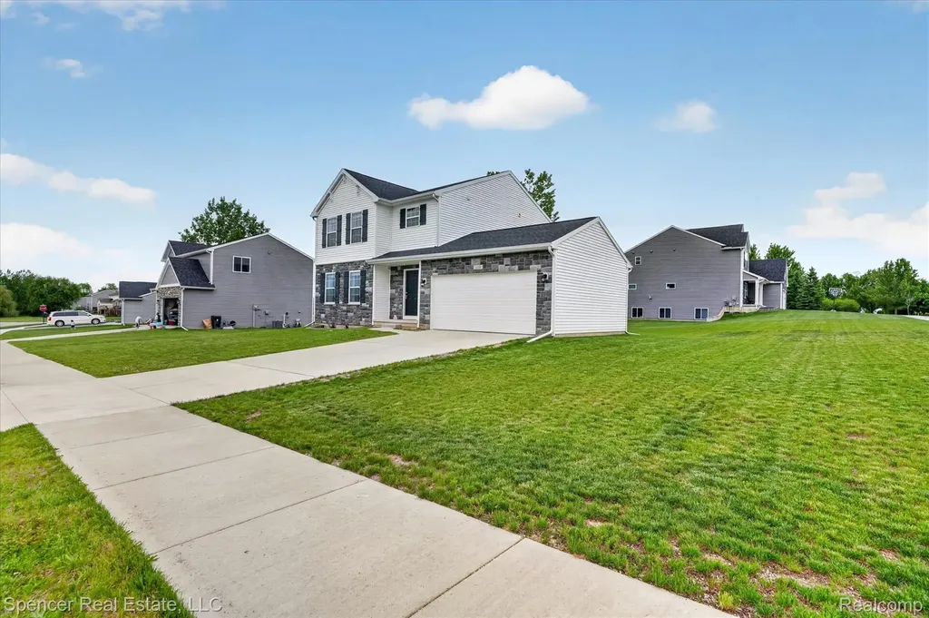 1110 Lancaster Street Lapeer City MI 48446