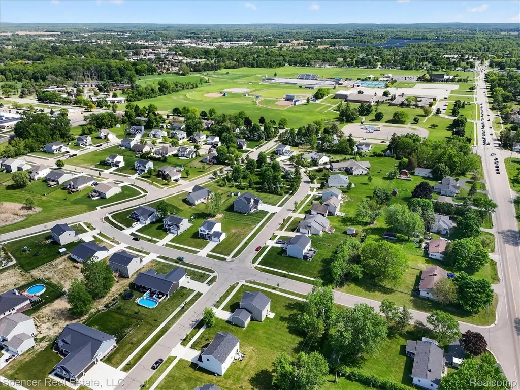 1110 Lancaster Street Lapeer City MI 48446