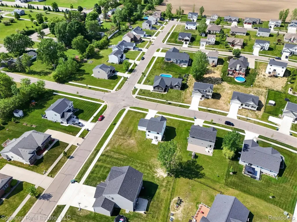 1110 Lancaster Street Lapeer City MI 48446