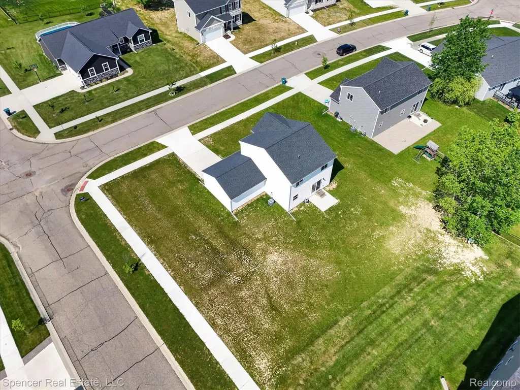 1110 Lancaster Street Lapeer City MI 48446