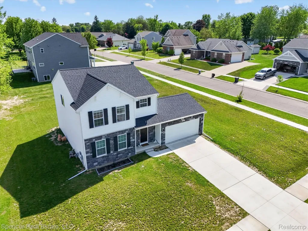 1110 Lancaster Street Lapeer City MI 48446