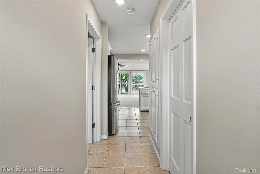 1323 Castlewood Drive White Lake Charter Township MI 48386